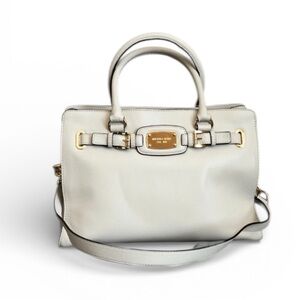 Michael Kors Hamilton East West
Leather Satchel ivory with gold-tone hardware.